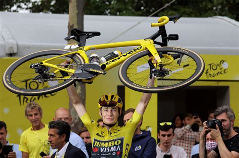 Jonas Vingegaard becomes back.
